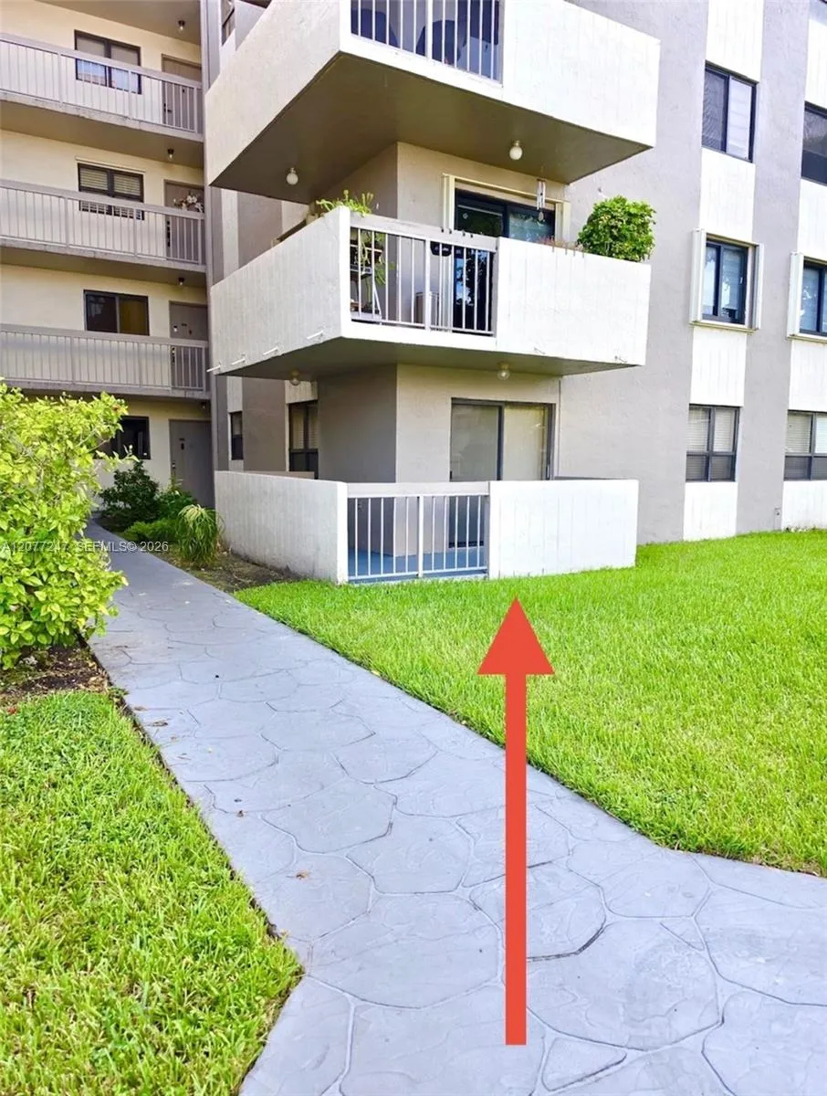 1121 SW 122nd Ave #107-2 Miami, FL 33184