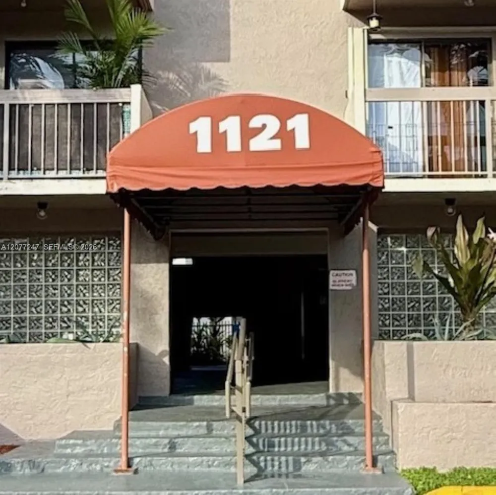 1121 SW 122nd Ave #107-2 Miami, FL 33184