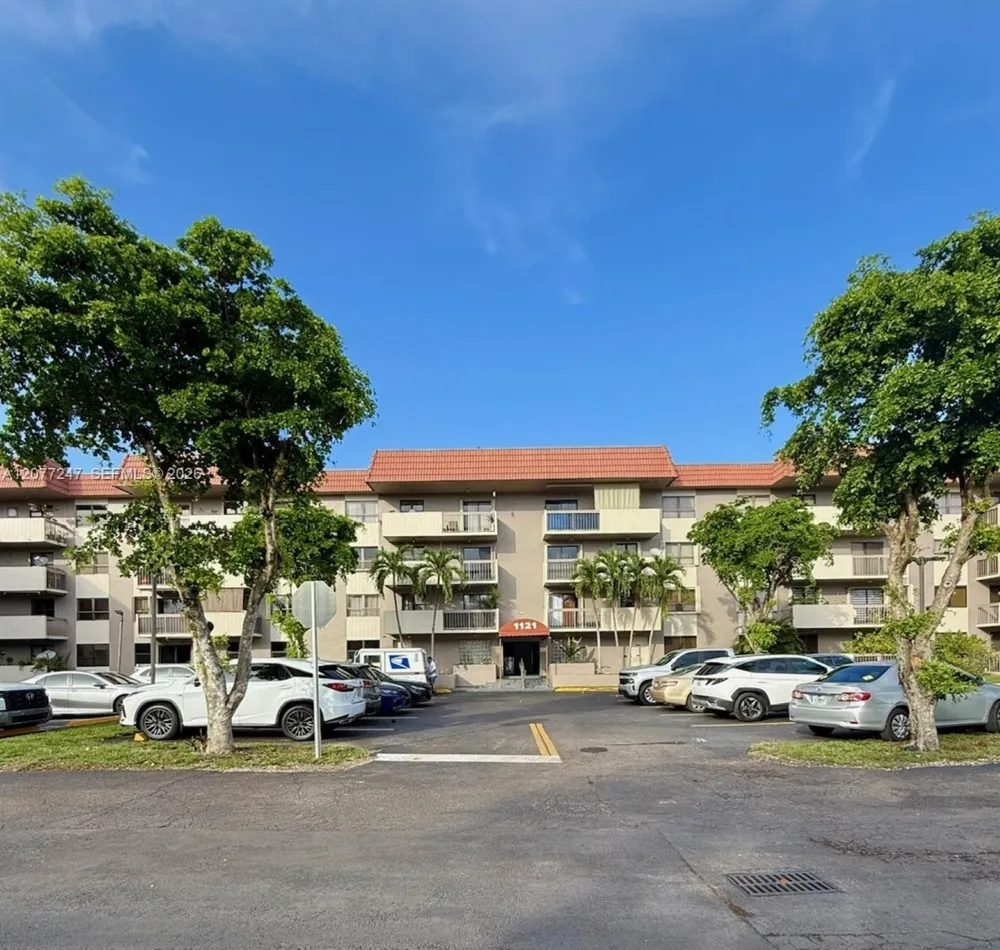 1121 SW 122nd Ave #107-2 Miami, FL 33184