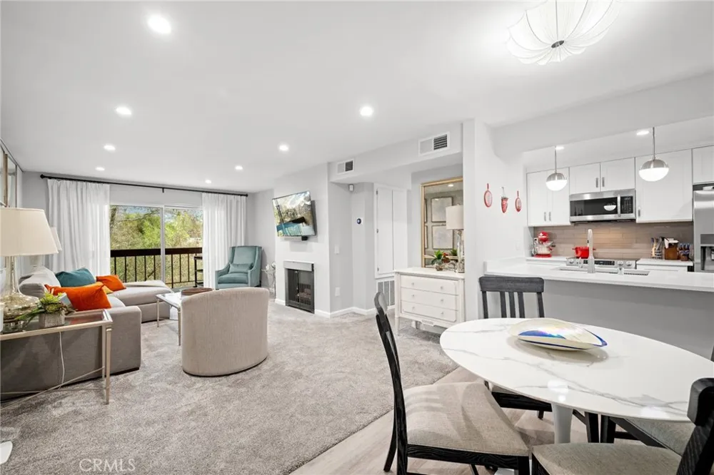3481 Stancrest Drive #206 Glendale, CA 91208
