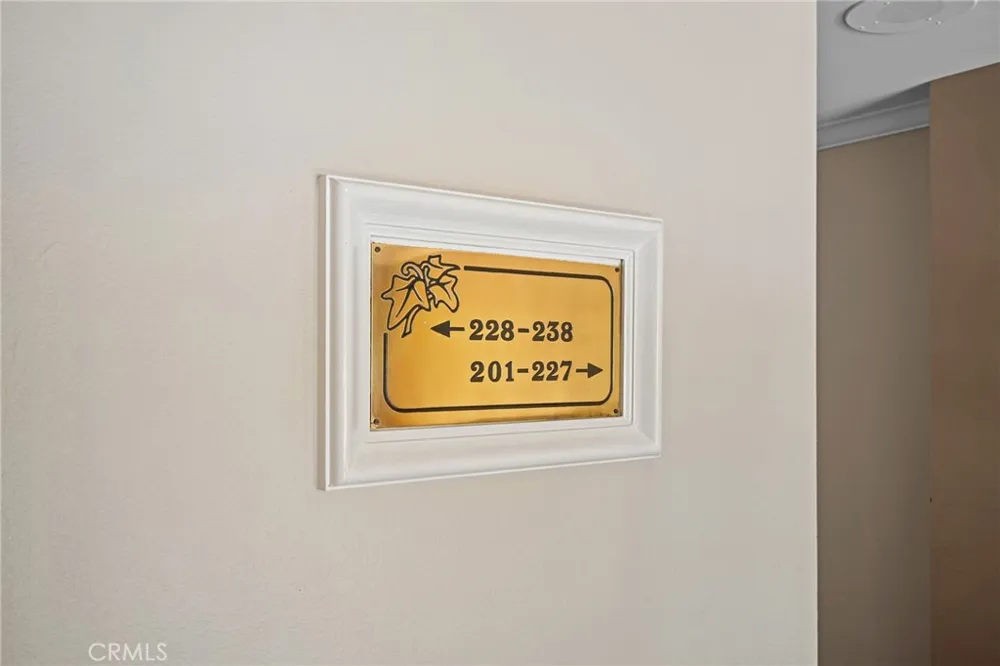 3481 Stancrest Drive #206 Glendale, CA 91208