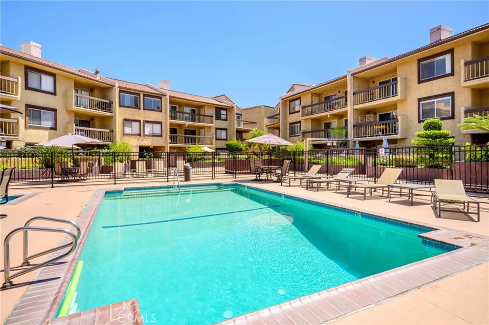 3481 Stancrest Drive #206 Glendale, CA 91208