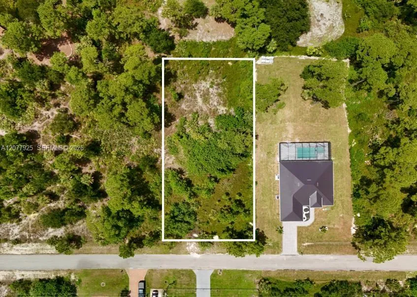 811 Edison Ave Lehigh Acres, FL 33972