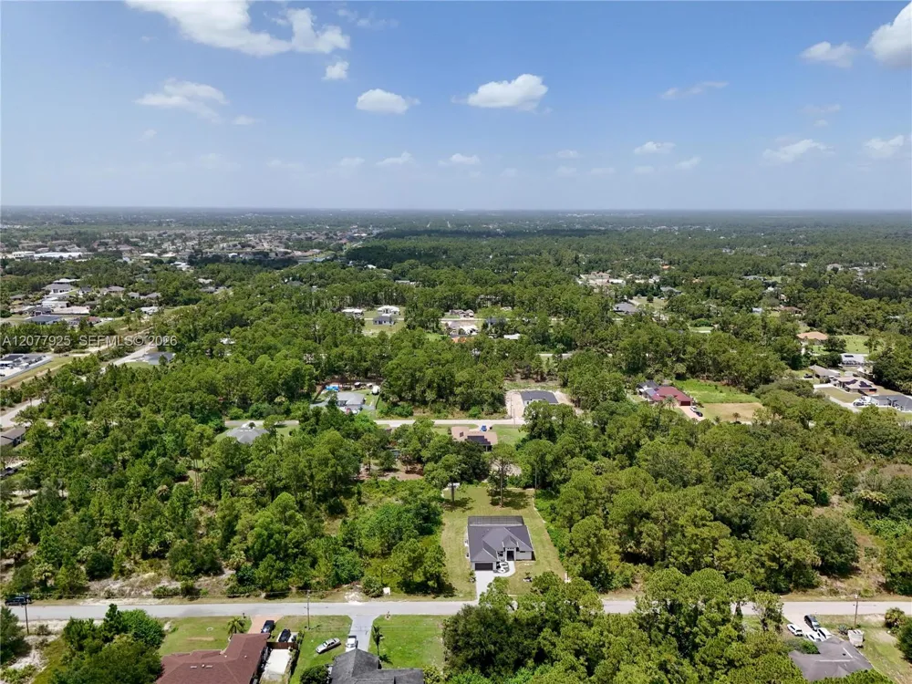 811 Edison Ave Lehigh Acres, FL 33972