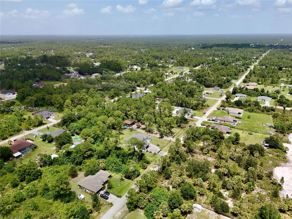 811 Edison Ave Lehigh Acres, FL 33972