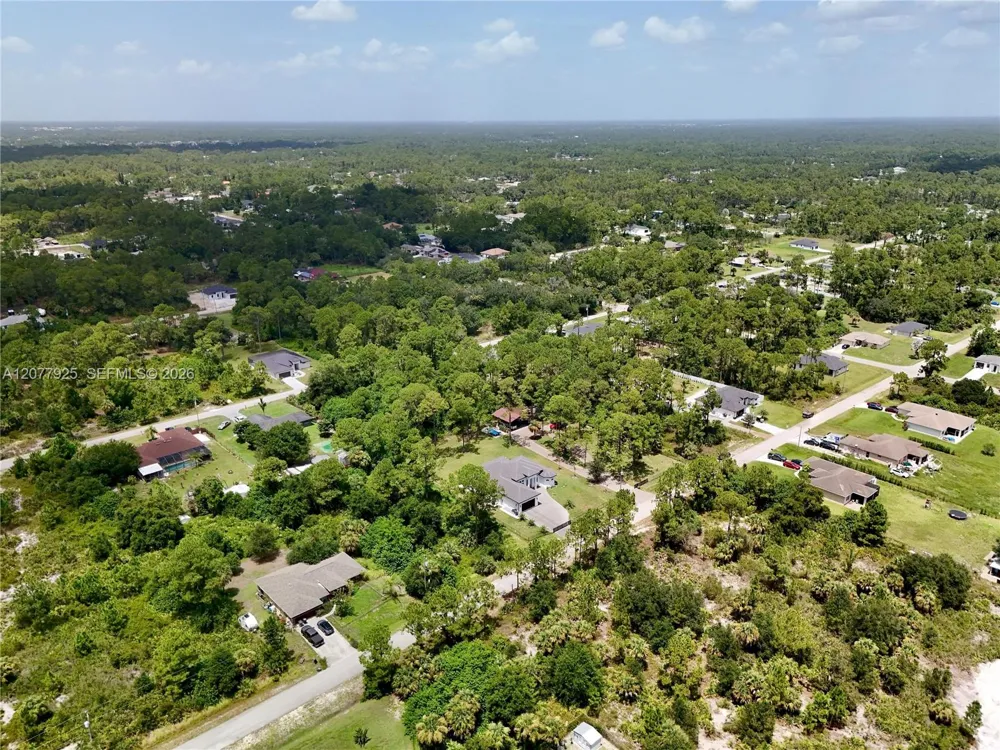 811 Edison Ave Lehigh Acres, FL 33972