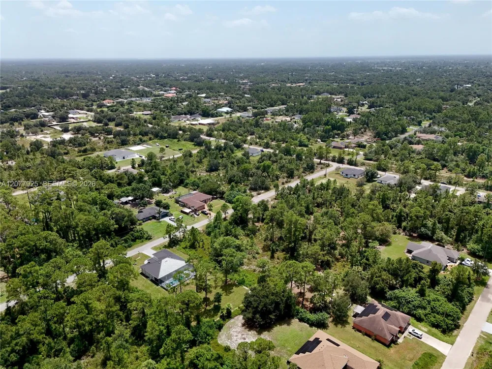 811 Edison Ave Lehigh Acres, FL 33972