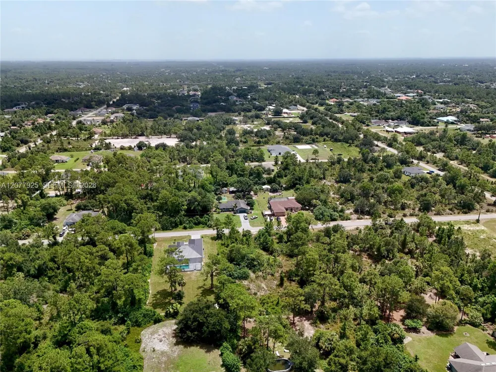 811 Edison Ave Lehigh Acres, FL 33972