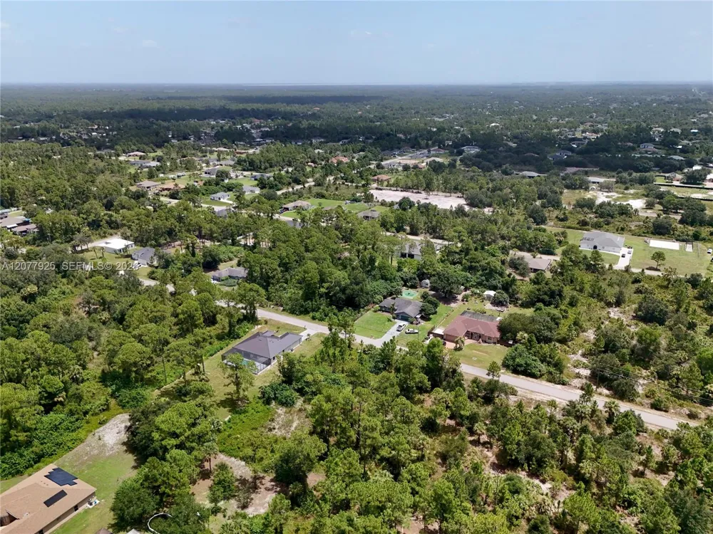 811 Edison Ave Lehigh Acres, FL 33972