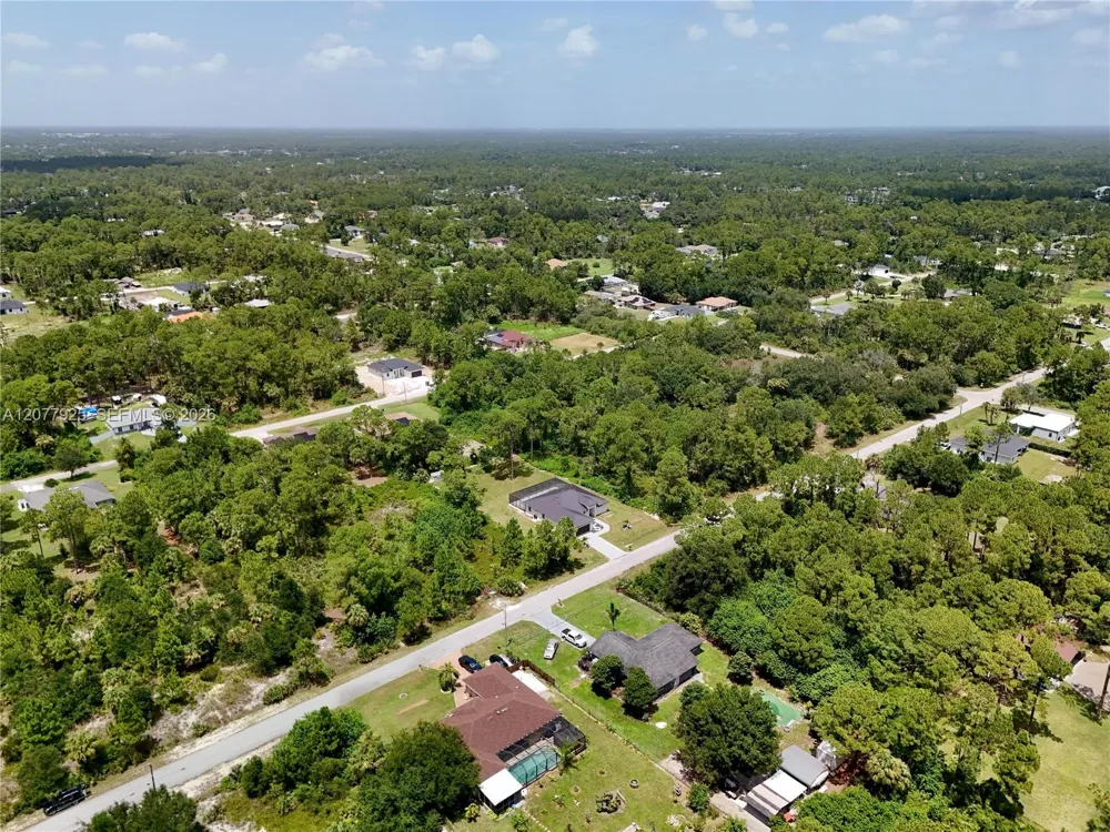 811 Edison Ave Lehigh Acres, FL 33972