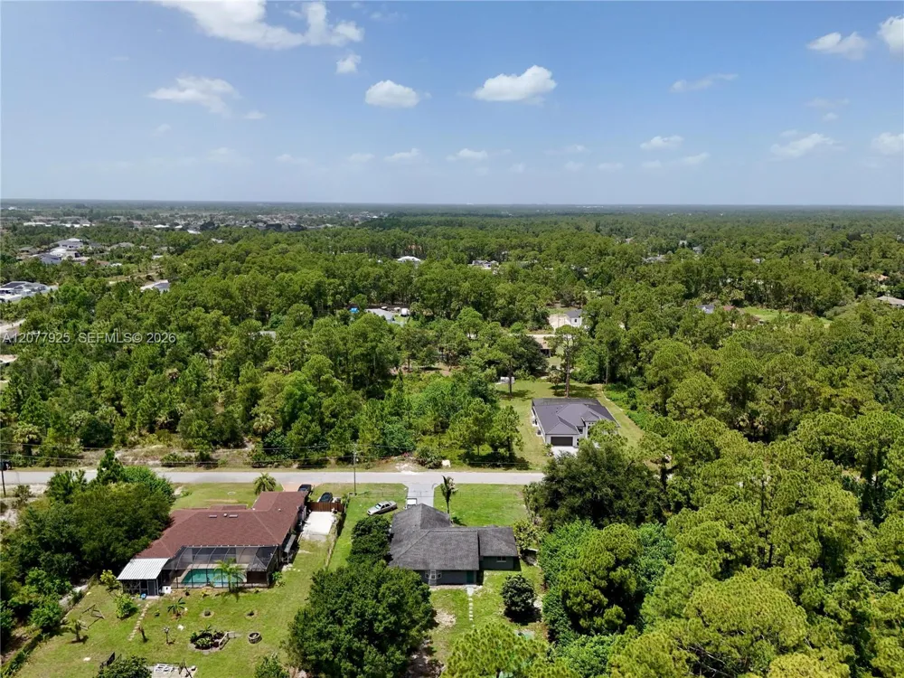 811 Edison Ave Lehigh Acres, FL 33972