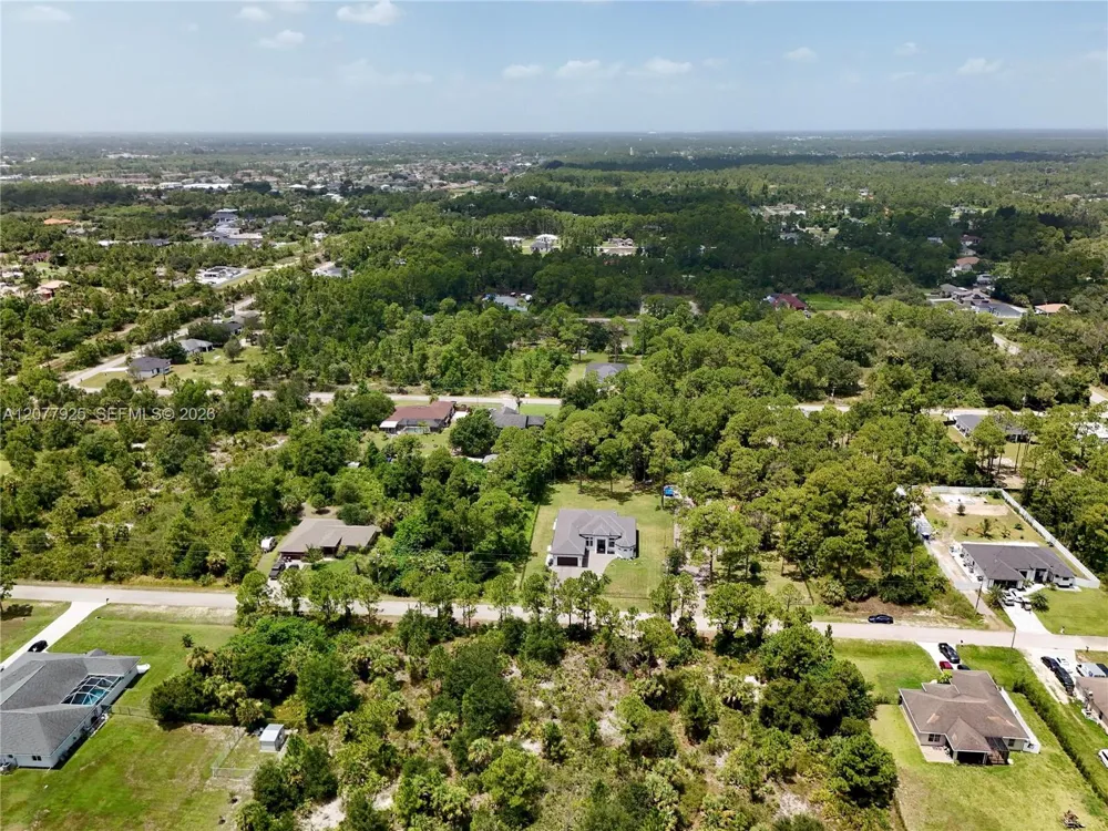 811 Edison Ave Lehigh Acres, FL 33972