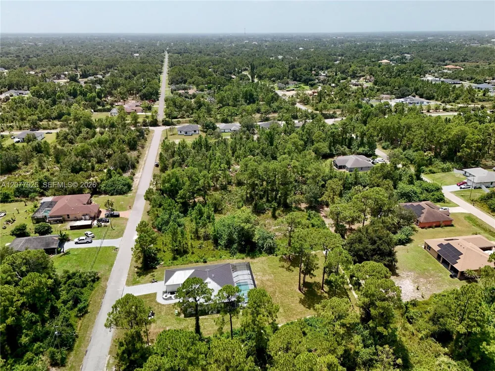 811 Edison Ave Lehigh Acres, FL 33972