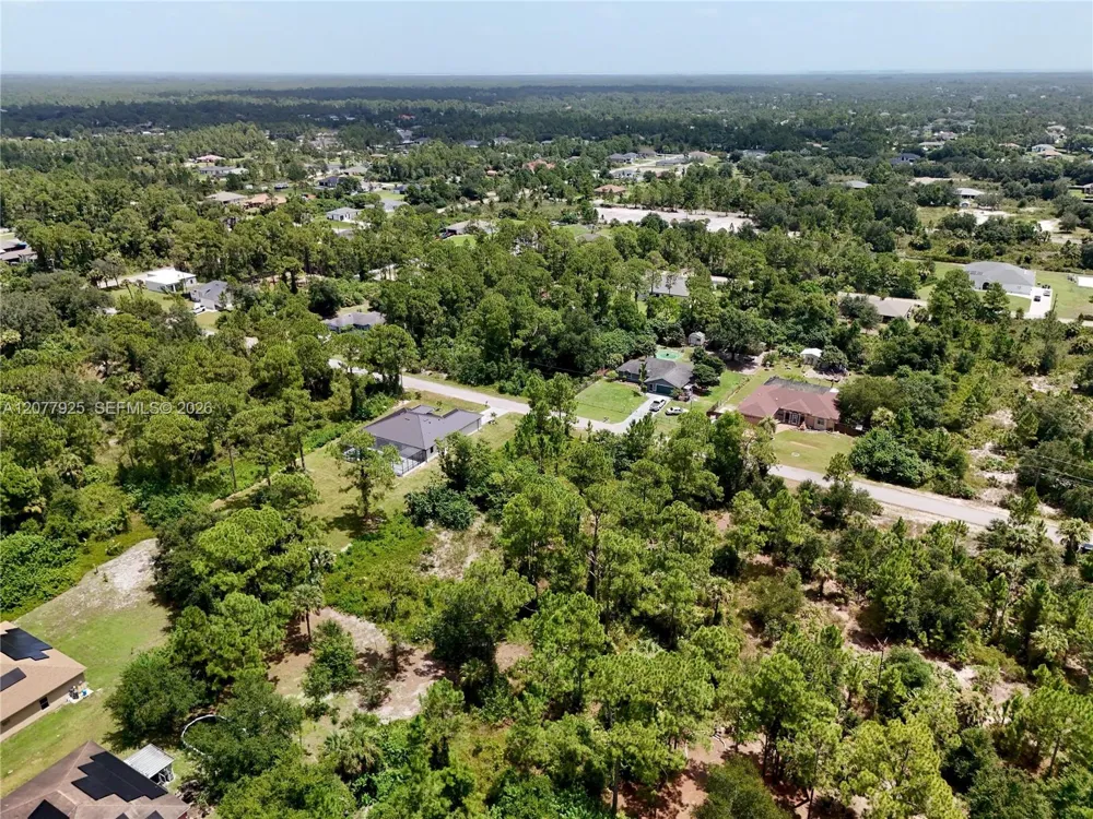 811 Edison Ave Lehigh Acres, FL 33972