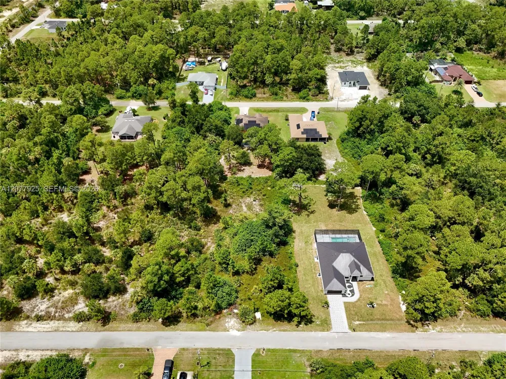 811 Edison Ave Lehigh Acres, FL 33972