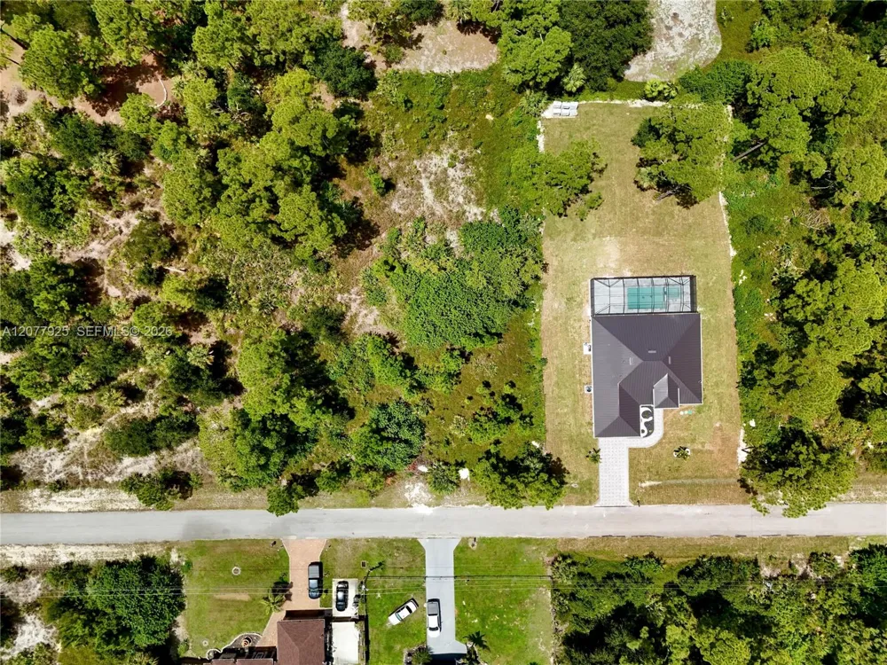 811 Edison Ave Lehigh Acres, FL 33972