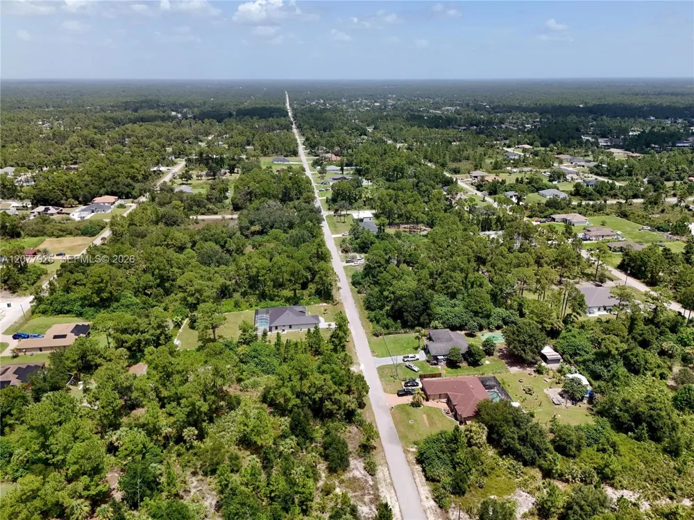 811 Edison Ave Lehigh Acres, FL 33972