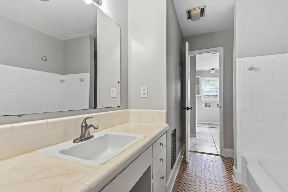 4642 E 57th Street Tulsa, OK 74135