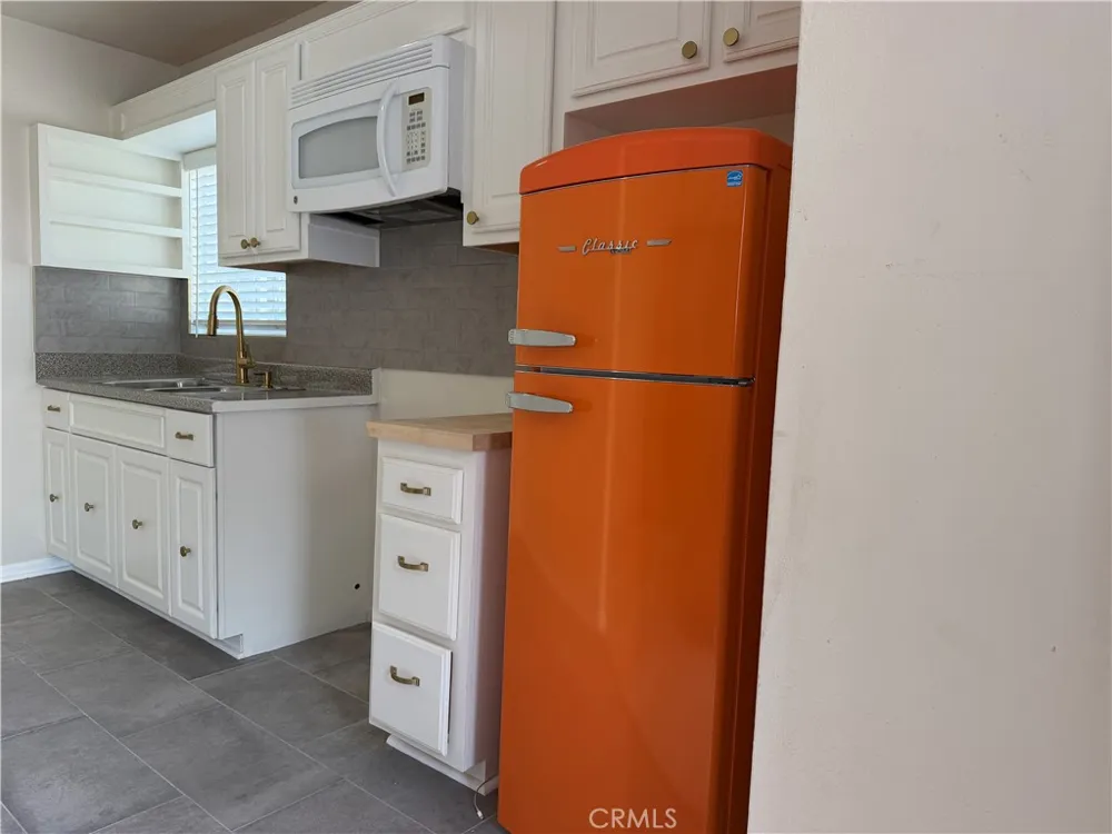 8995 Alexander South Gate, CA 90280