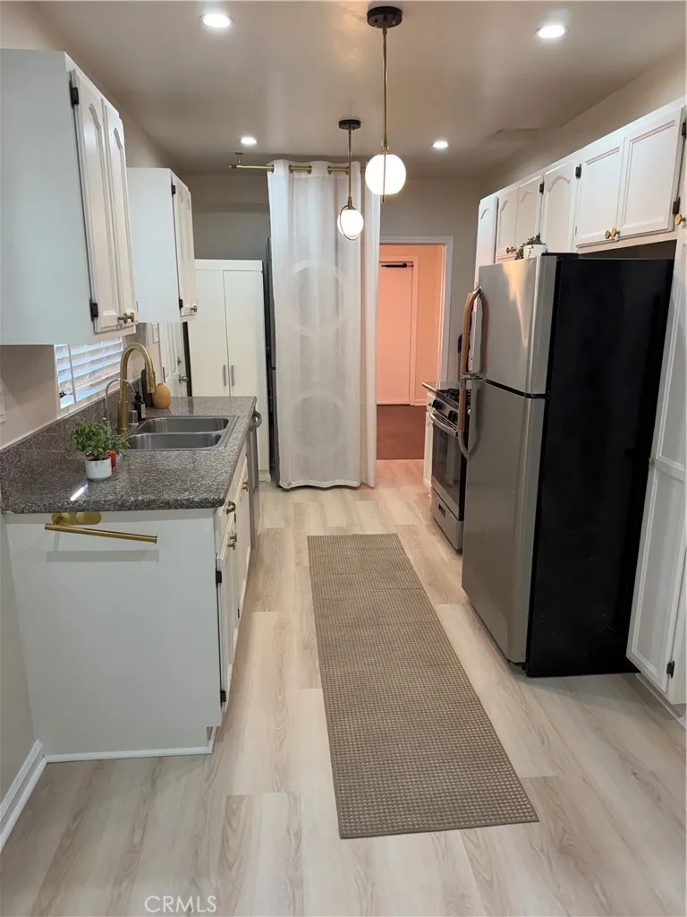 8995 Alexander South Gate, CA 90280
