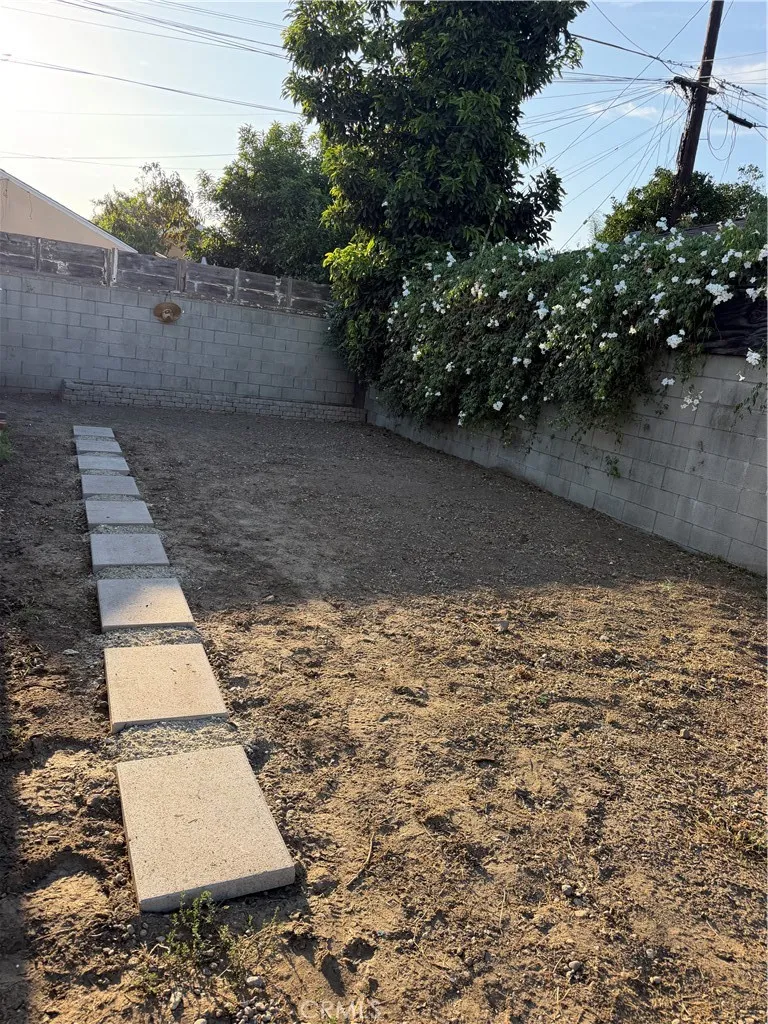 8995 Alexander South Gate, CA 90280