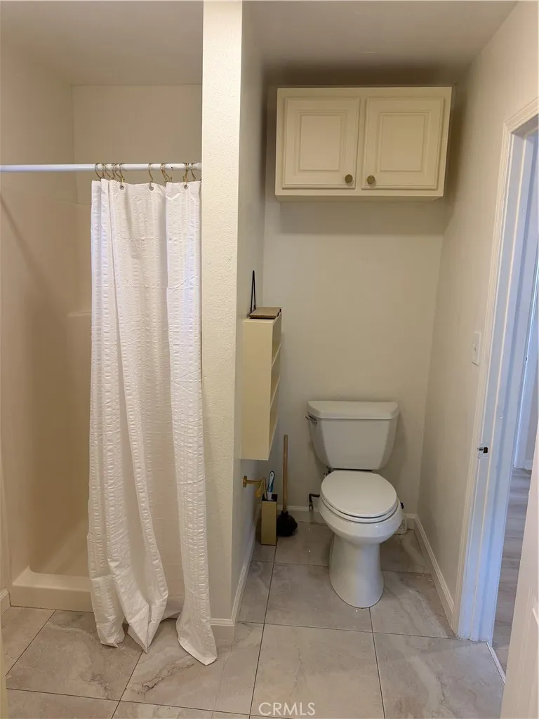 8995 Alexander South Gate, CA 90280