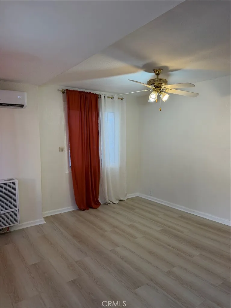 8995 Alexander South Gate, CA 90280