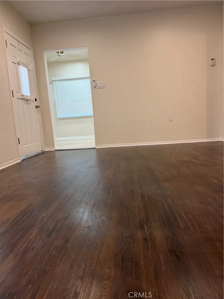 8995 Alexander South Gate, CA 90280