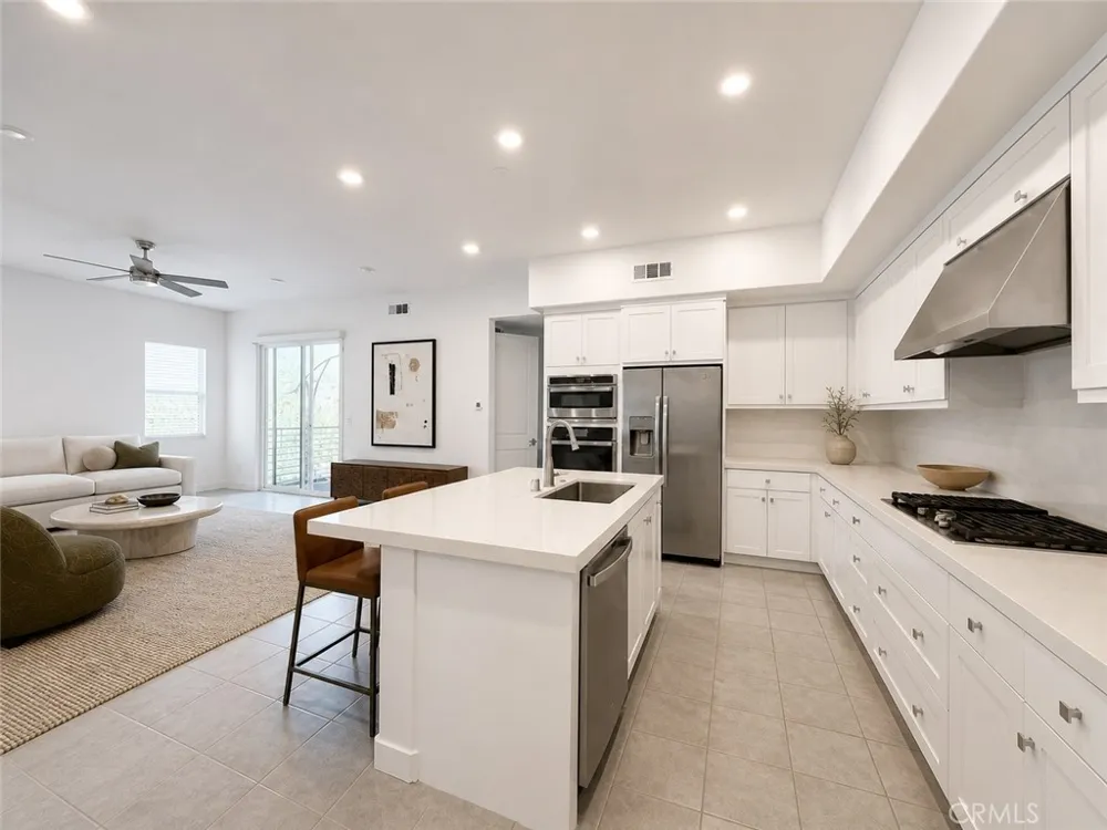 107 Sash Irvine, CA 92618