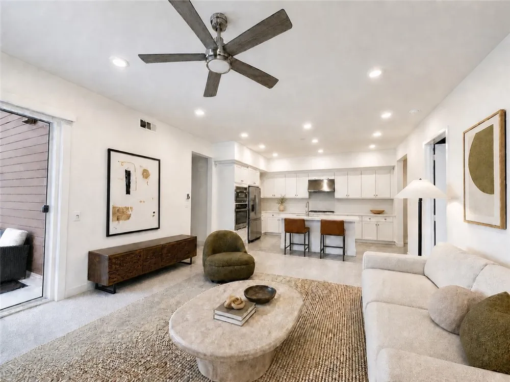 107 Sash Irvine, CA 92618