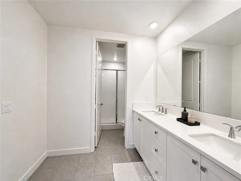 107 Sash Irvine, CA 92618