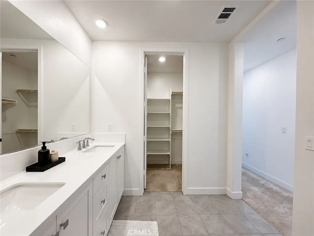 107 Sash Irvine, CA 92618