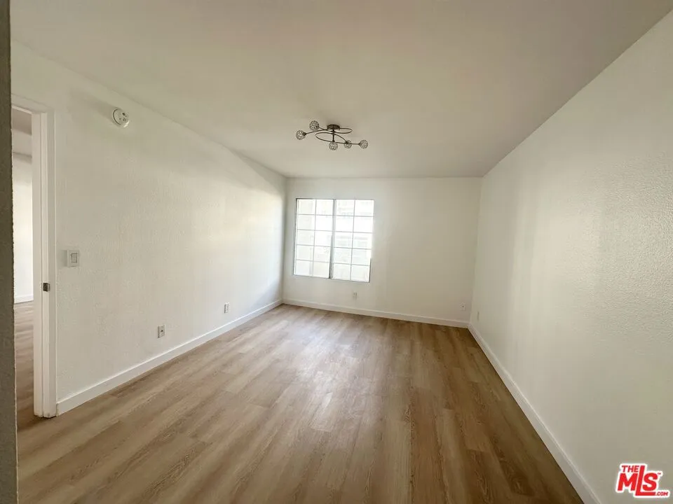 21400 Burbank Boulevard #202 Woodland Hills, CA 91367