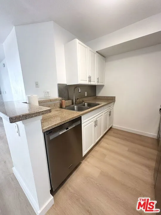 21400 Burbank Boulevard #202 Woodland Hills, CA 91367