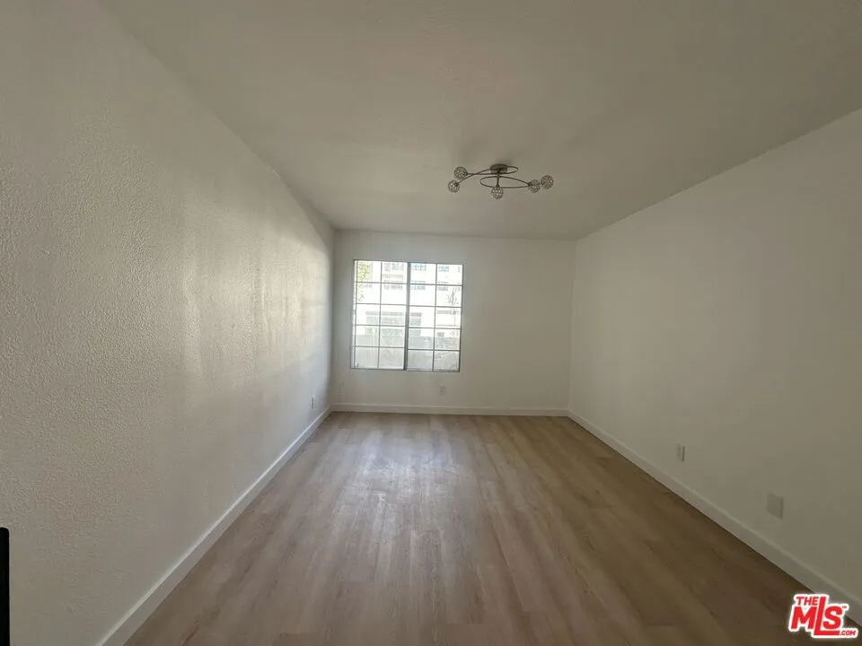 21400 Burbank Boulevard #202 Woodland Hills, CA 91367