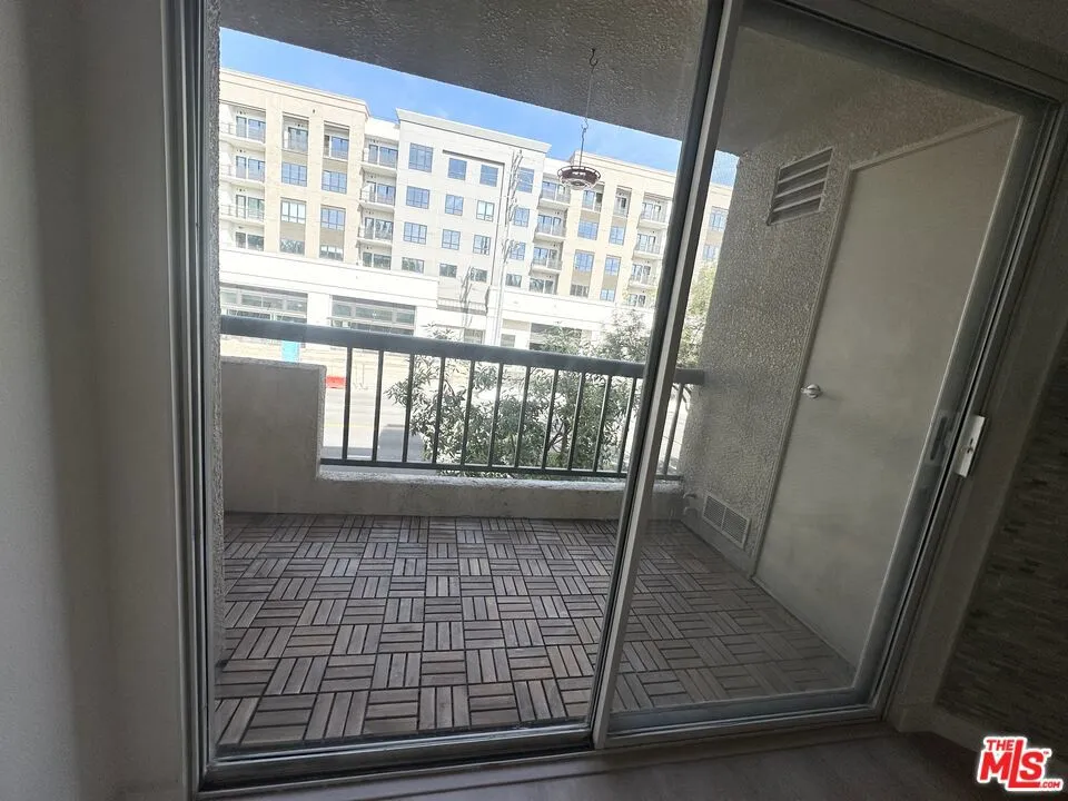 21400 Burbank Boulevard #202 Woodland Hills, CA 91367