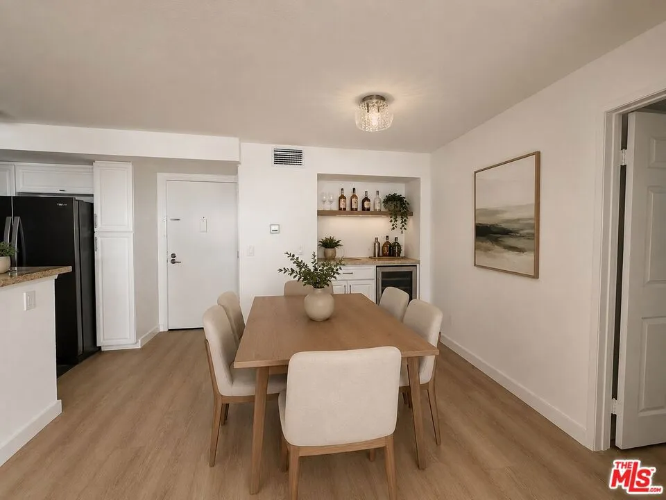21400 Burbank Boulevard #202 Woodland Hills, CA 91367
