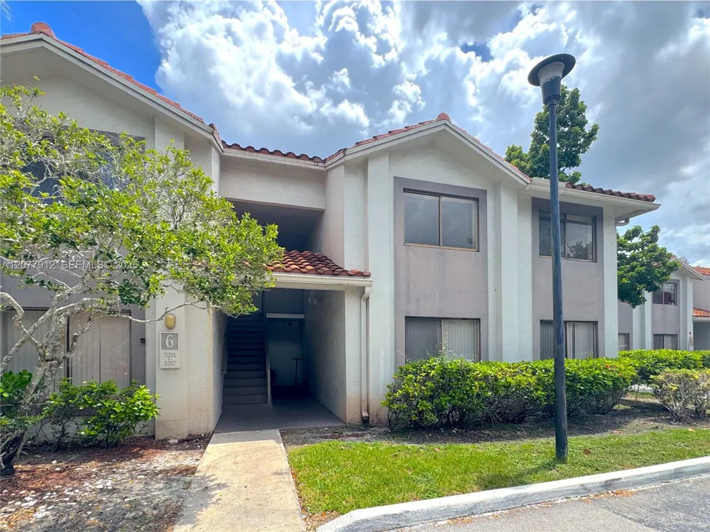 3287 Coral Lake Dr #3287 Coral Springs, FL 33065