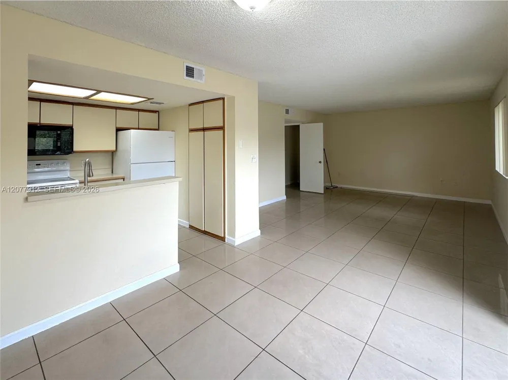 3287 Coral Lake Dr #3287 Coral Springs, FL 33065