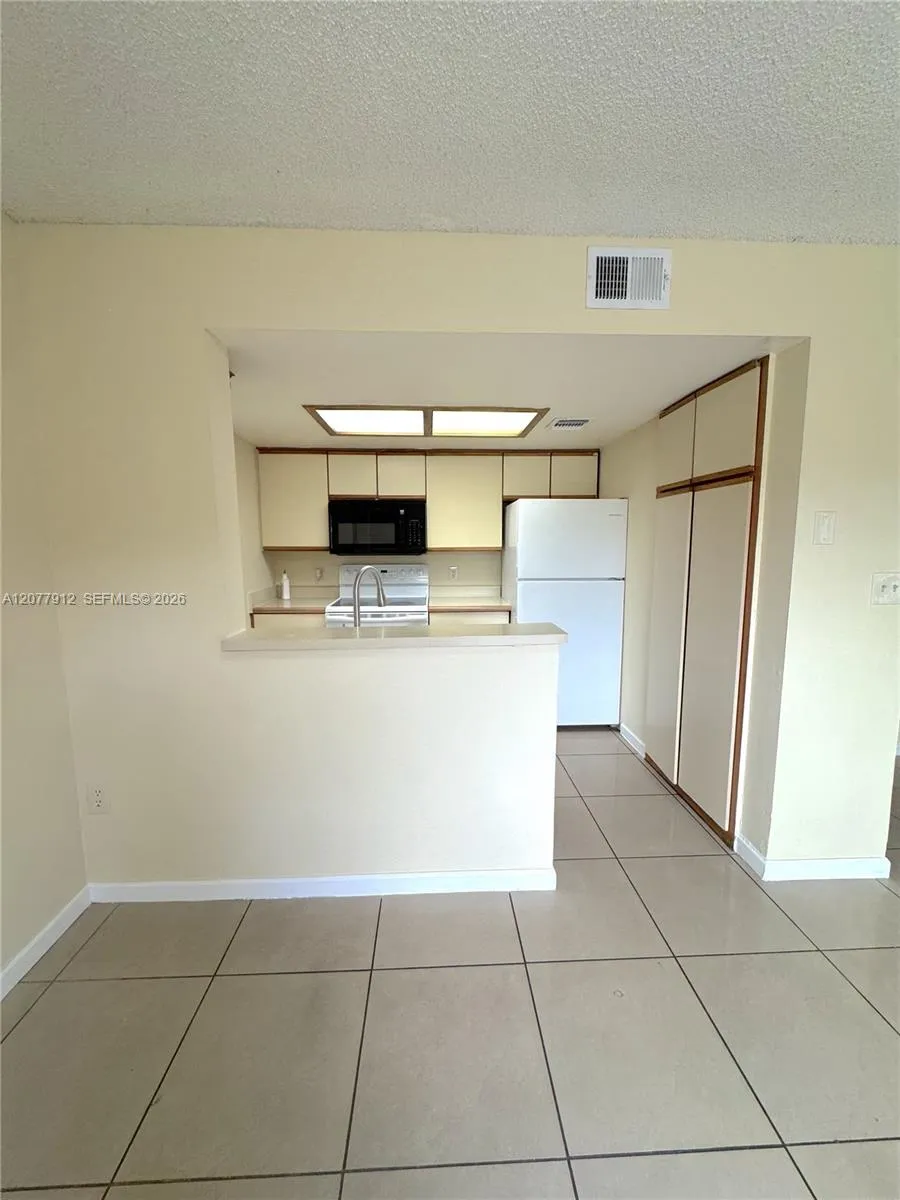3287 Coral Lake Dr #3287 Coral Springs, FL 33065