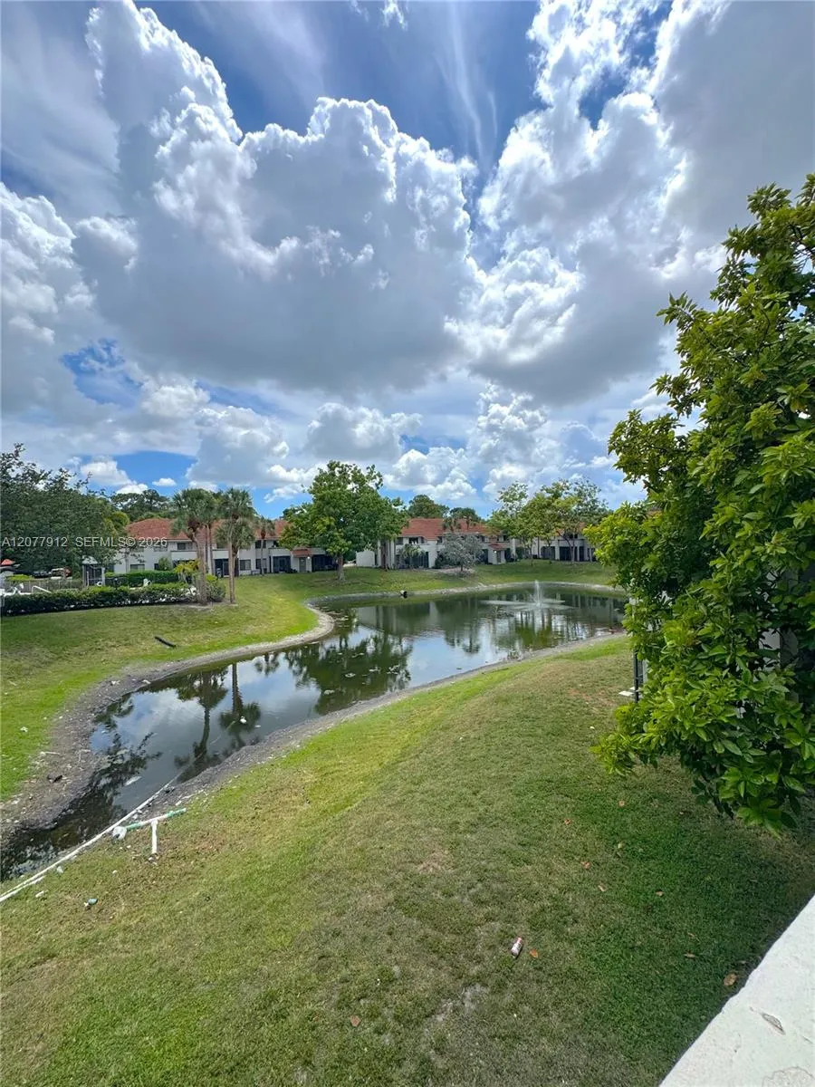 3287 Coral Lake Dr #3287 Coral Springs, FL 33065