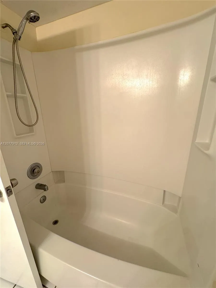 3287 Coral Lake Dr #3287 Coral Springs, FL 33065