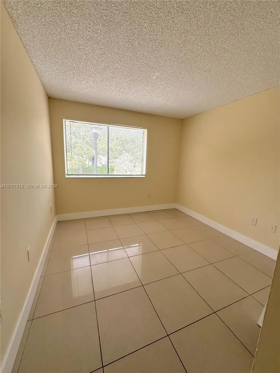 3287 Coral Lake Dr #3287 Coral Springs, FL 33065