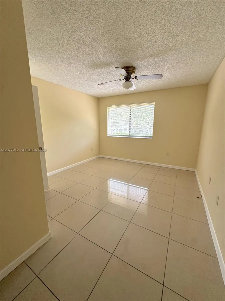 3287 Coral Lake Dr #3287 Coral Springs, FL 33065