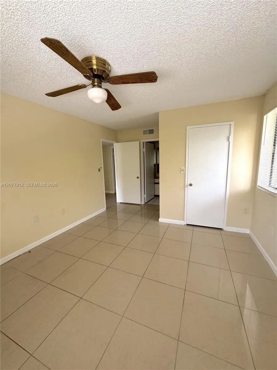 3287 Coral Lake Dr #3287 Coral Springs, FL 33065