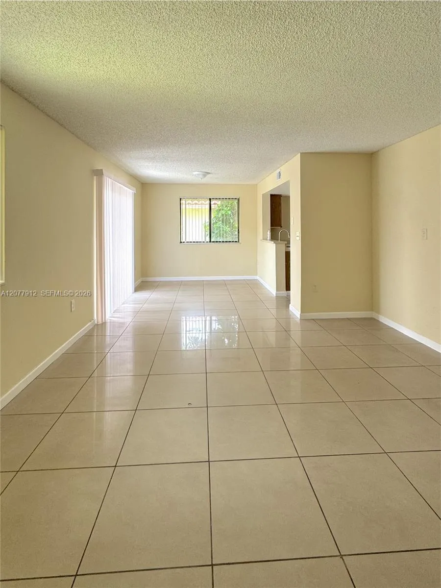 3287 Coral Lake Dr #3287 Coral Springs, FL 33065