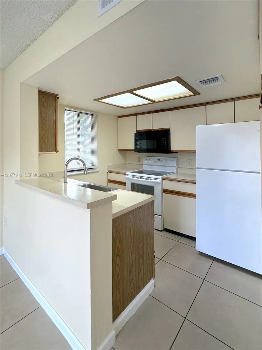 3287 Coral Lake Dr #3287 Coral Springs, FL 33065