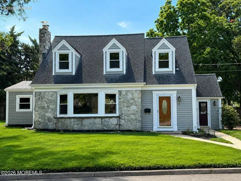 5 E Lincoln Circle