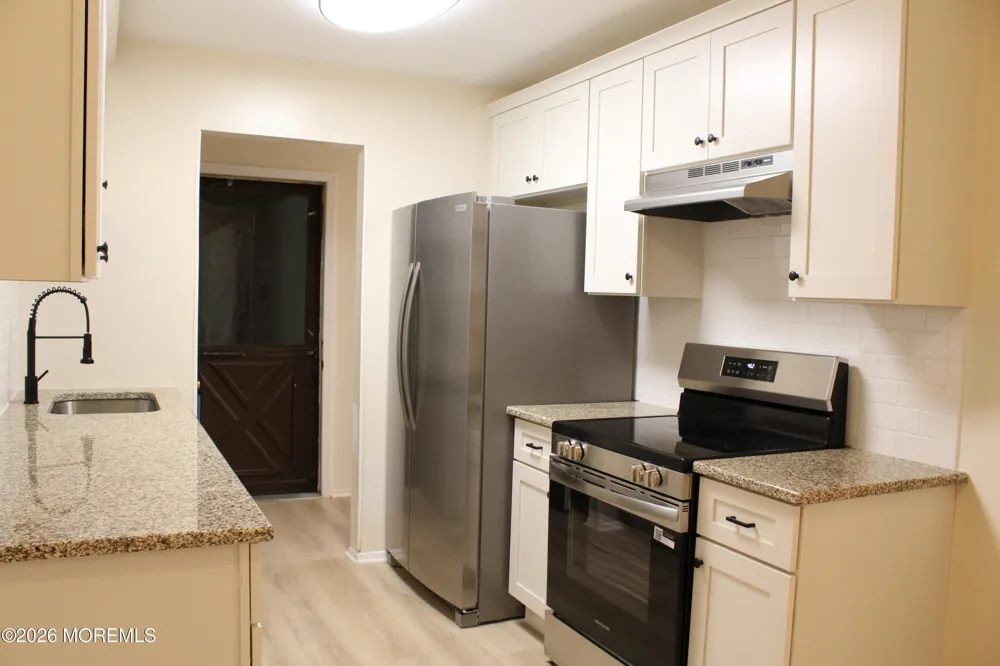 7 Pine Cluster Circle #J Manalapan, NJ 07726