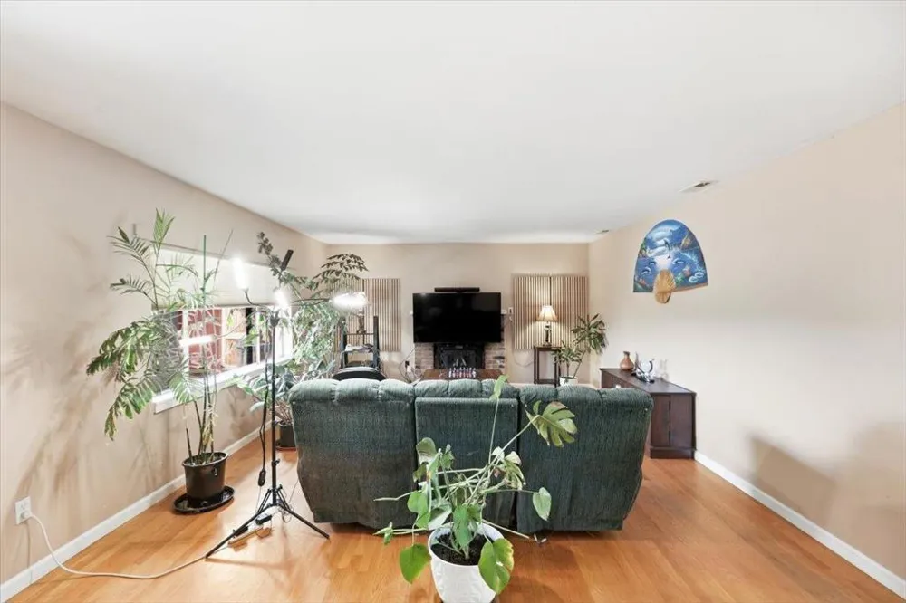 16155 De Witt Morgan Hill, CA 95037